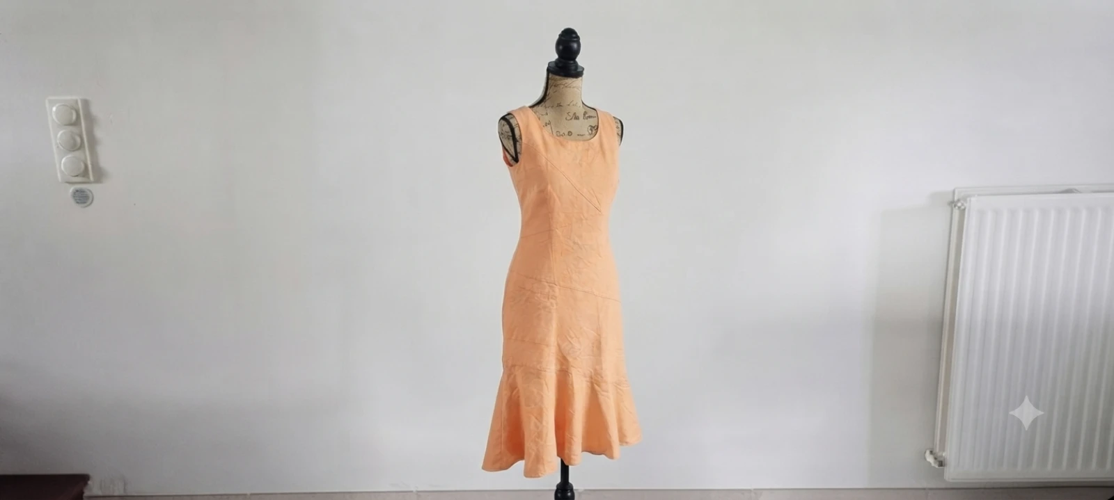 robe longue orange taille 36 très bon état